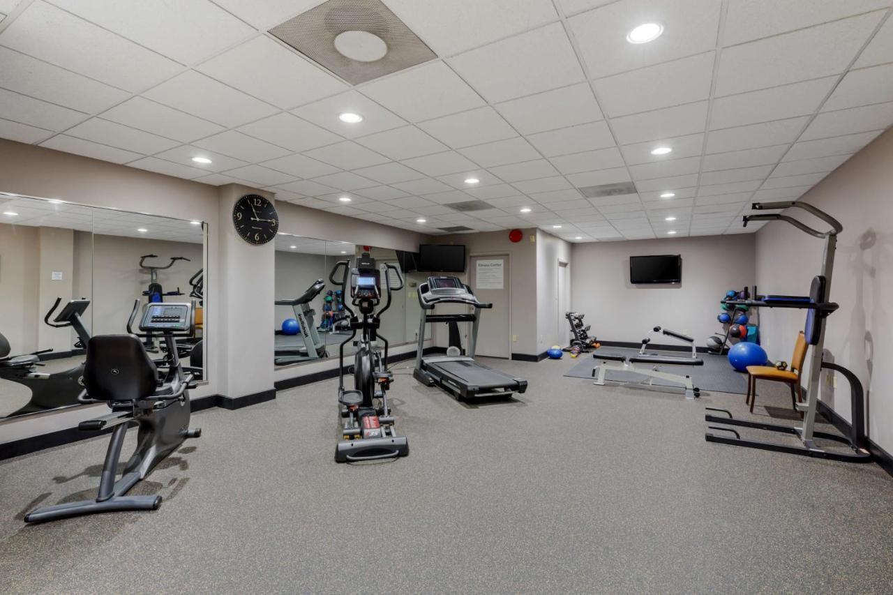 Best Western Plus Wooster Hotel & Conference Center エクステリア 写真