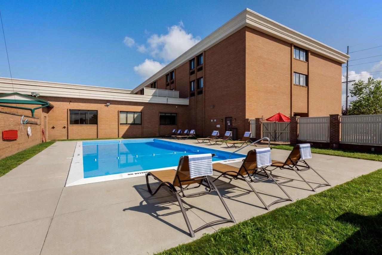 Best Western Plus Wooster Hotel & Conference Center エクステリア 写真