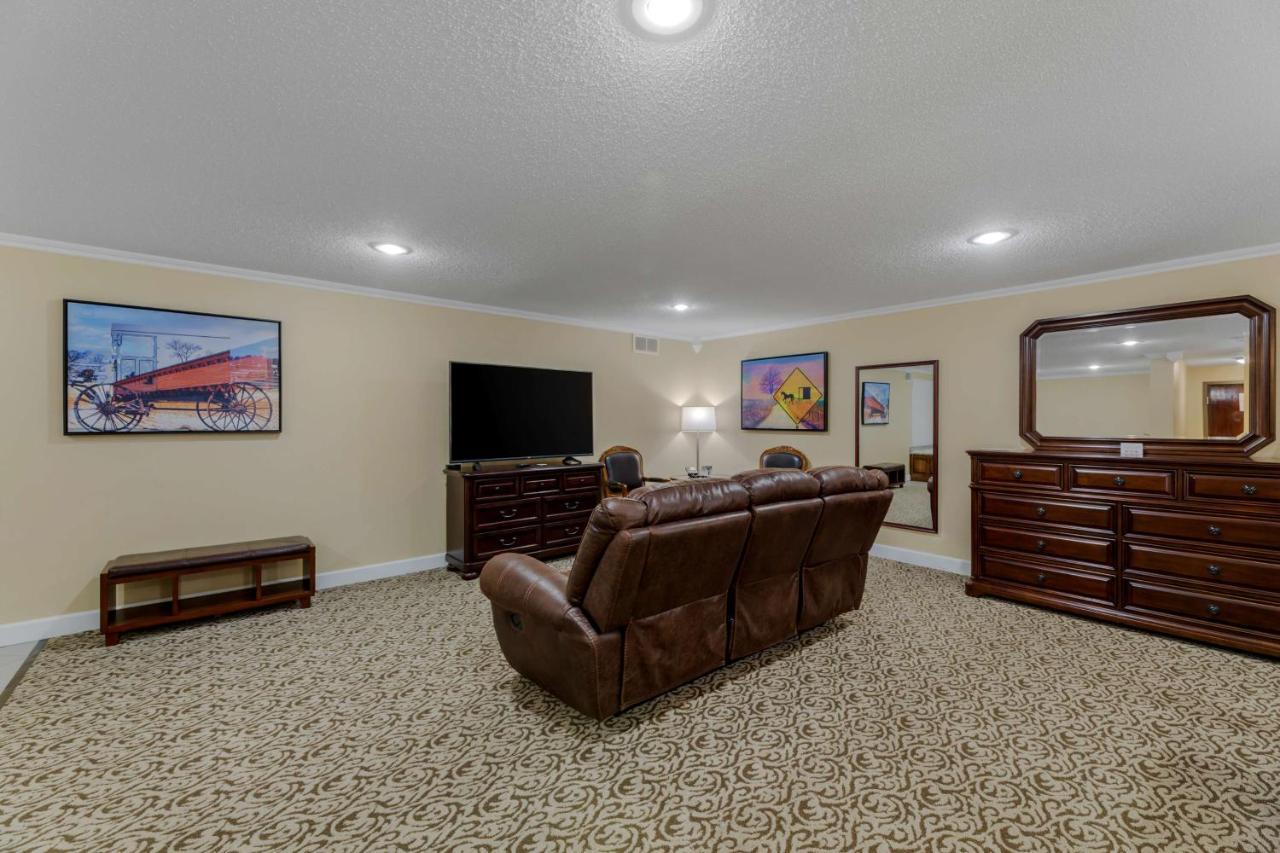 Best Western Plus Wooster Hotel & Conference Center エクステリア 写真